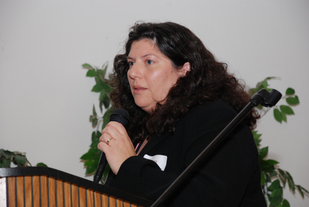 Awardee Gina Scaramella of BARCC adresses the audience
